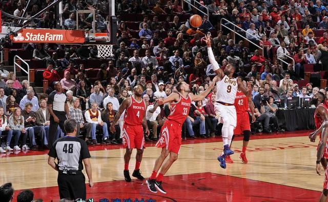 他在加拿大 他在加拿大